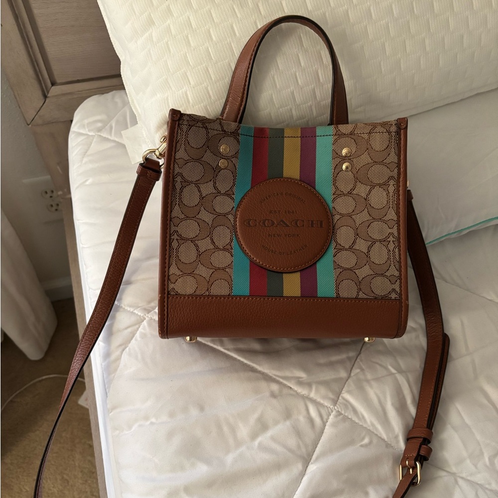 Coach crossbody - Picture 4 of 16